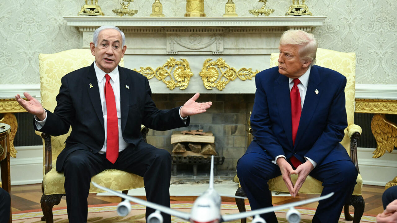 ترمب يلوّح بعفو لنتنياهو دون تنسيق... والبيت الأبيض يتبرأ