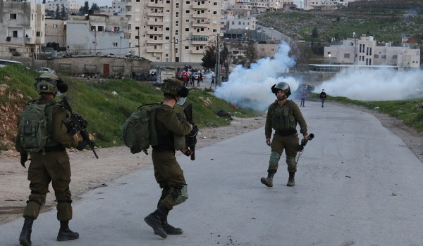 58 فلسطيني أصيب في اقتحام الاحتلال لمدينتي رام الله والبيرة
