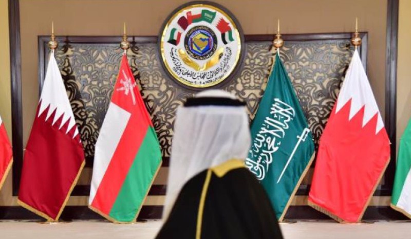 جورج قرداحي يرفض الاستقالة من منصبه مع تفاقم أزمة دول الخليج