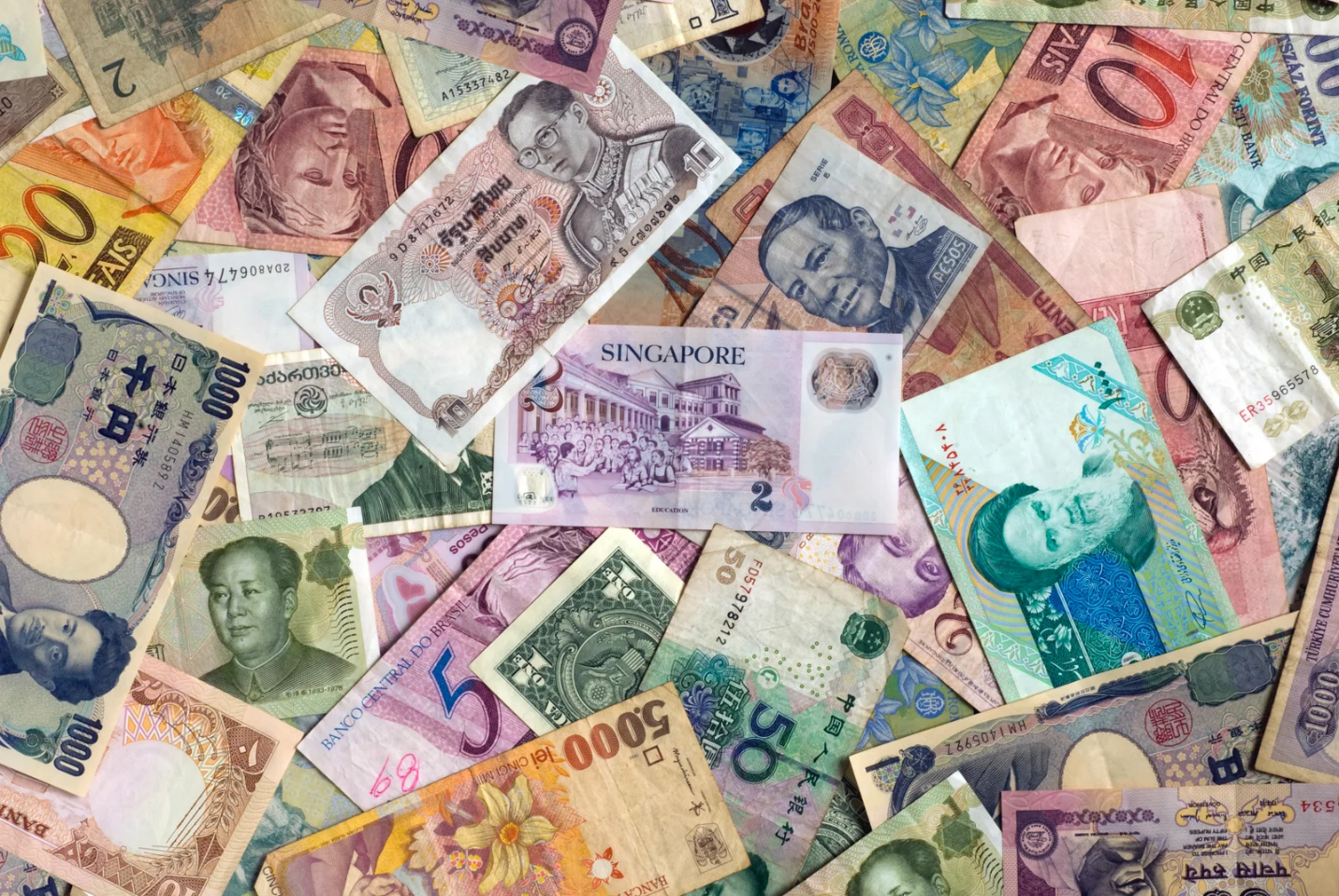 تغيرات في سوق الصرف.. سعر العملات الأجنبية مقابل الدينار العراقي اليوم الأربعاء 17 سبتمبر 2025