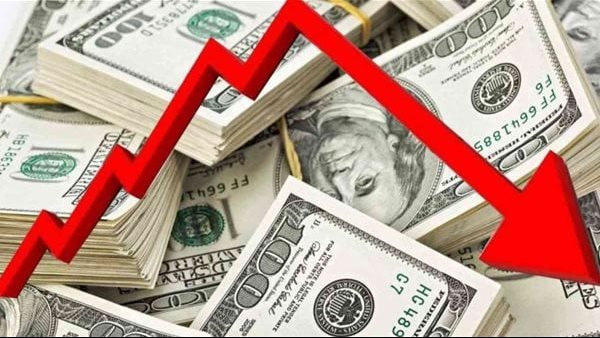 الدولار يتراجع.. تراجع سعر الدولار يؤثر في أسعار الصرف اليوم