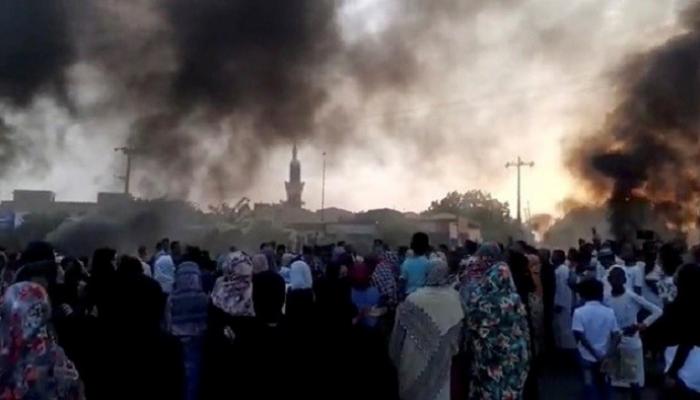 السودان: حرق قسم شرطة الشعبية بالخرطوم والاعتداء على قوات الأمن