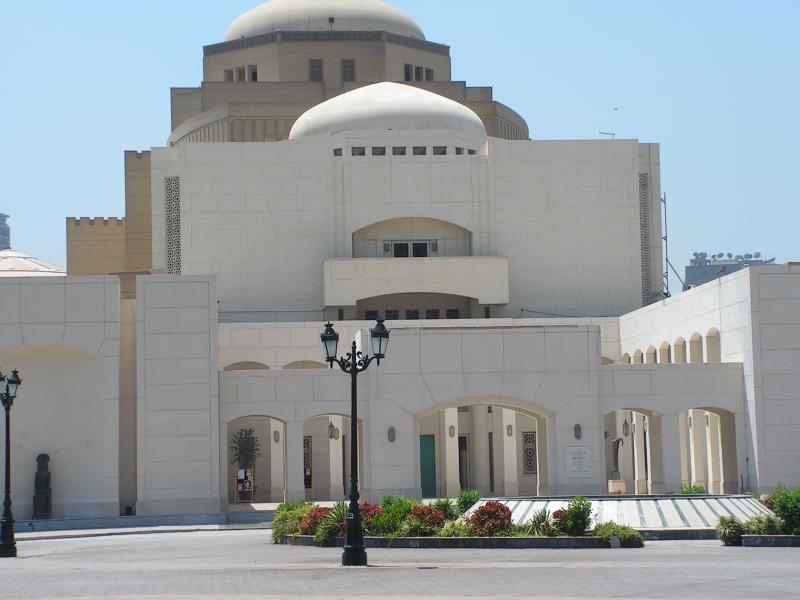 مسؤولي الأوبرا المصرية تحت التحقيق بسبب قطة