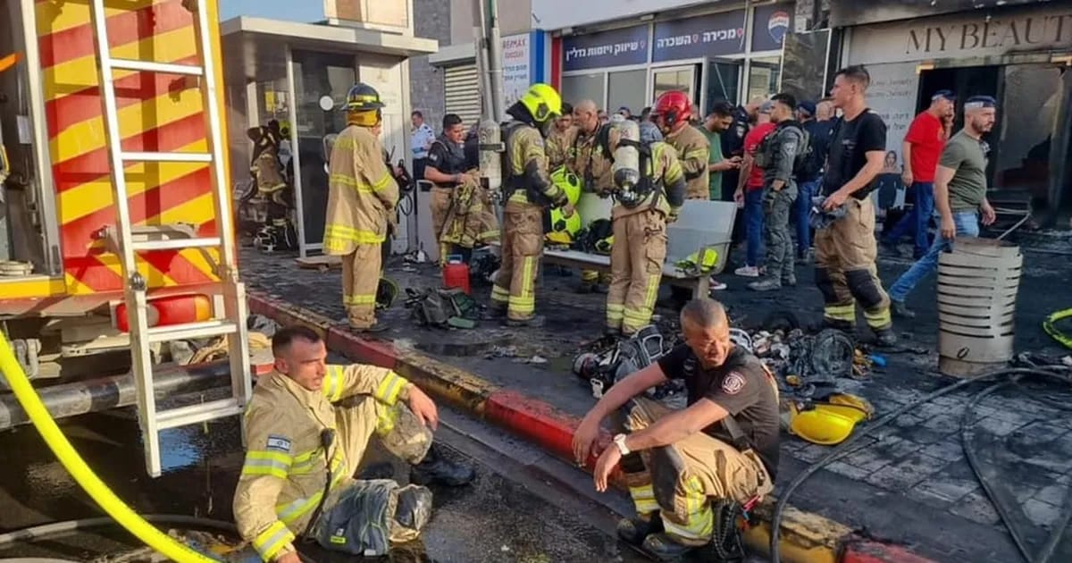 انفجار سيارة في تل أبيب يُصيب أربعة أشخاص والتحقيقات الأولية جارية
