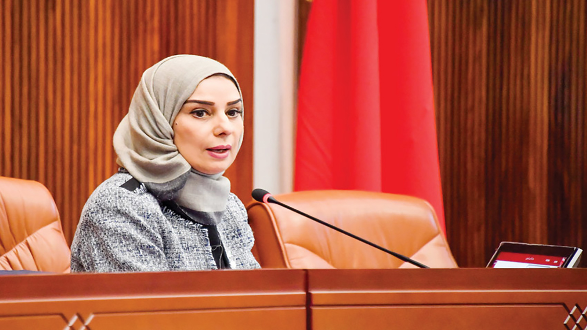 السيرة الذاتية لأول سيدة تترأس برلمان البحرين