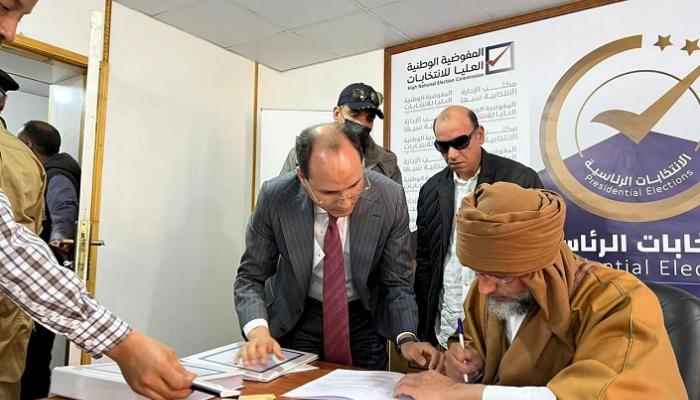 ابن القذافي يعيد ملامح ابيه لكرسي السلطة الليبية