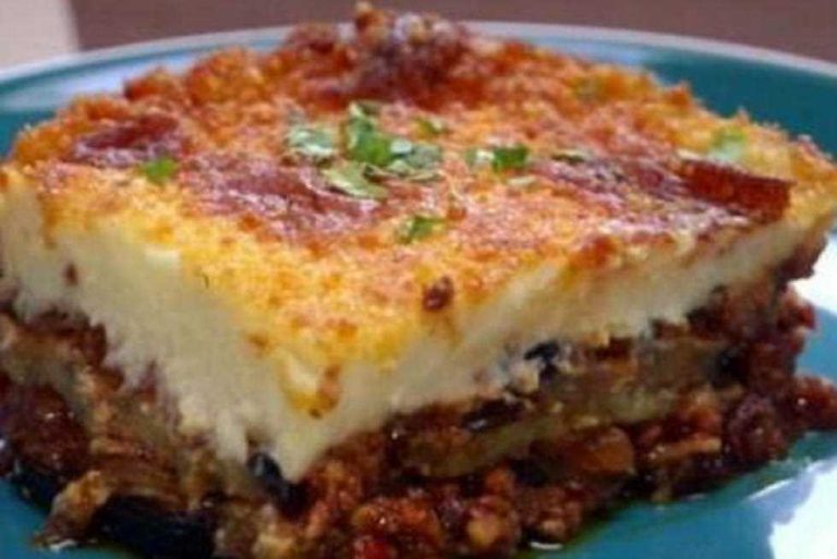 طريقة عمل المسقعة باللحمة المفرومة والبشاميل