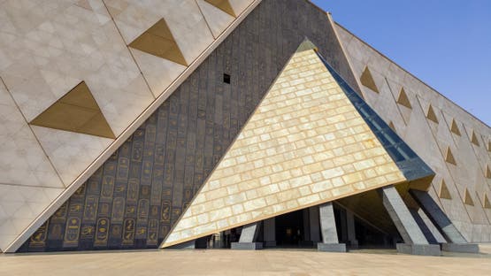 المتحف المصري الكبير هرم رابع يروي مجد الفراعنة