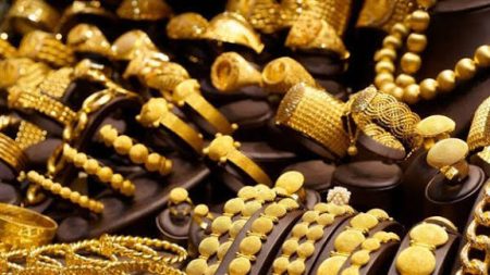 الذهب يواصل التألق.. ارتفاع جديد في الأسعار محليًا وعالميًا اليوم الجمعة