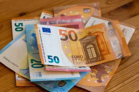 سعر اليورو أمام الجنيه المصري اليوم الثلاثاء 28 أكتوبر 2025.. استقرار في البنوك المصرية سعر اليورو أمام الجنيه