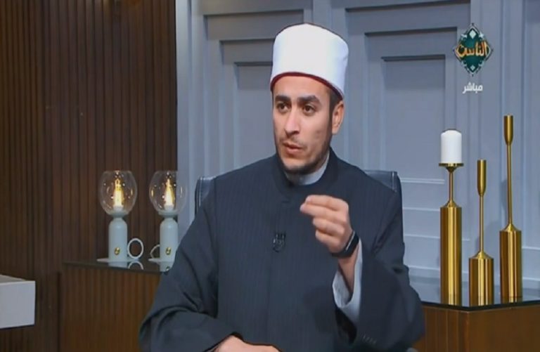 منع الزوجة من العمل.. هل للزوج أن يمنع زوجته من العمل بعد الزواج؟ رد صادم من أمين الفتوى منع الزوجة من العمل