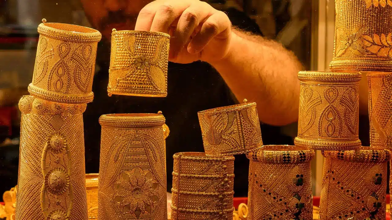 الذهب بيولع دلوقتي.. أسعار عيار 21 اليوم في مصر تحديث لحظة بلحظة - غربة نيوز