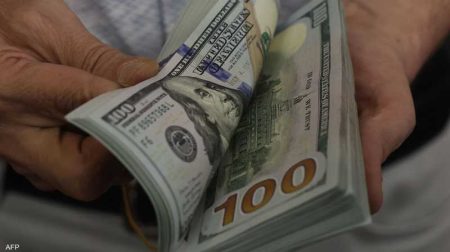الدولار يواصل تحركاته المحدودة أمام الجنيه.. تعرف على آخر الأسعار