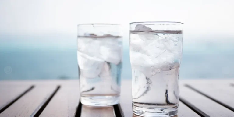 الماء البارد والساخن: صراع الفوائد والأضرار على صحتك