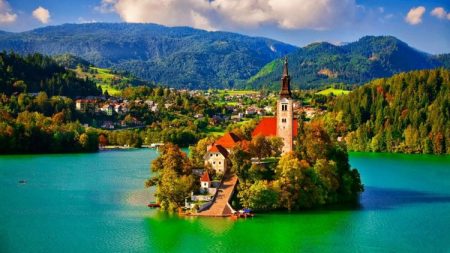بحيرة بليد (Lake Bled) في سلوفينيا: جوهرة طبيعية ساحرة بحيرة بليد