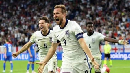إنجلترا تتألق وتفوز على ألبانيا 2–0 في ختام تصفيات كأس العالم
