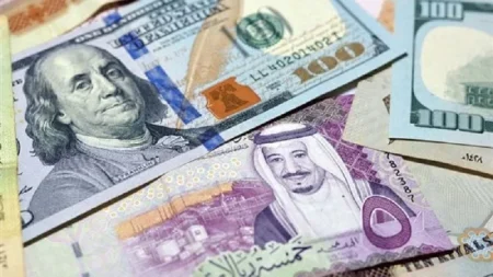 الدولار في مواجهة الريال.. كم وصل سعره اليوم؟