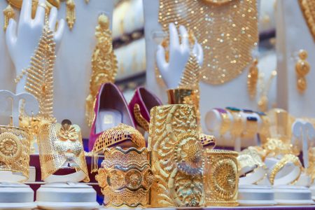 عيار 21 يتصدر التداولات في الإمارات… إليك الأسعار كاملة اليوم!