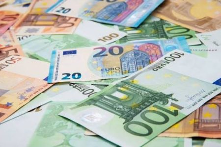 اليورو يرتفع بقوة أمام الجنيه.. تعرف على الأسعار في البنوك اليوم