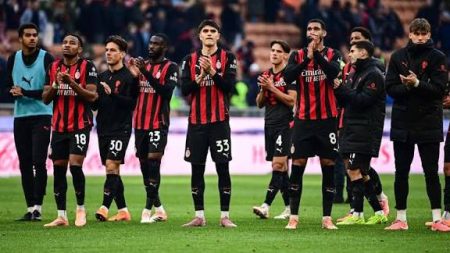 زلزال في الكالتشيو.. ميلان يتصدر الدوري الايطالي بثلاثية مرعبة في شباك فيرونا