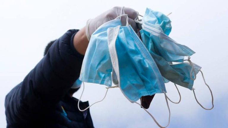 الكمامة تعود بالقوة