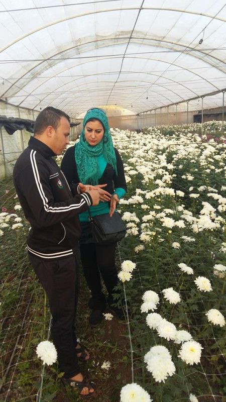 محررة غربة نيوز في زيارة قرية دار الكتب
