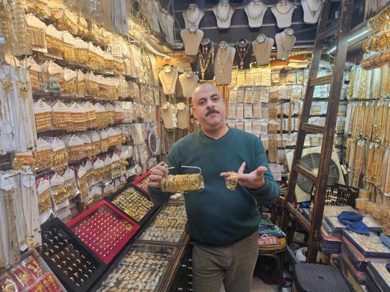 نبيل صادق صاحب محل ذهب صيني