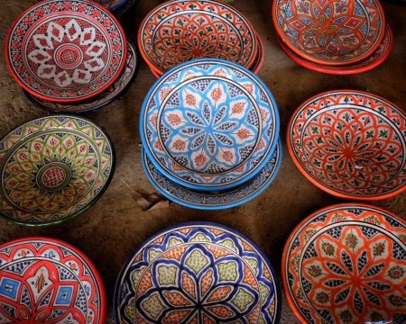 “الفن في الغربة: ريشة عربية تغزو ميادين العالم.. كيف سرق هؤلاء المبدعون الأضواء من فناني أوروبا؟” الفن العربي