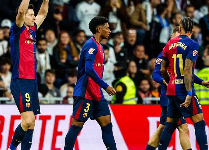 التشكيل الرسمي لبرشلونة مفاجآت نارية من فليك قبل صدام سوسيداد