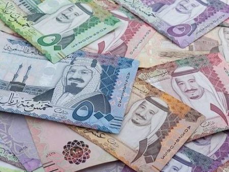 تحرك مفاجئ في سعر الريال السعودي اليوم.. ماذا يحدث داخل البنوك؟