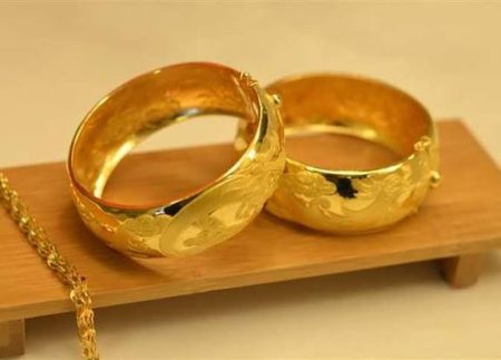 الذهب في مفترق طرق.. سعر الذهب اليوم يخلي الكل محتار: تشتري ولا متشتريش؟