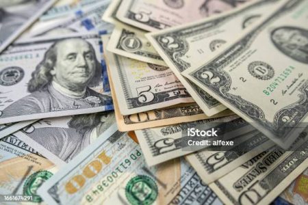 تحديث لحظي لأسعار الصرف: تعرف على قيمة الدولار مقابل الدينار الجزائري الآن