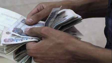 مفاجأة للمقترضين.. هل يجب دفع زكاة المال على القرض من البنك؟ زكاة المال على القرض