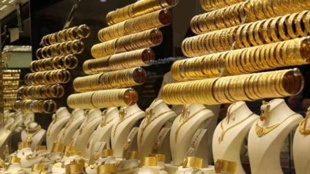 سعر الذهب اليوم السبت يهبط 50 جنيها.. عيار 21 يسجل 6700 جنيه في مفاجأة للصاغة! أسعار الذهب اليوم