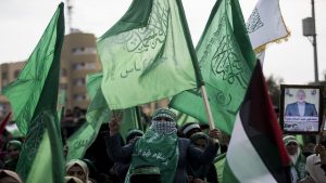 تعرف على استراتيجية حركة حماس في غزة لإعادة ترتيب المشهد الإداري وتعيين محافظين جدد. تقرير يكشف تفاصيل الصراع بين الإدارة المحلية.