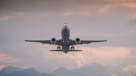 صيف السفر في خطر.. إلغاءات مفاجئة تربك الرحلات وتربك المسافرين