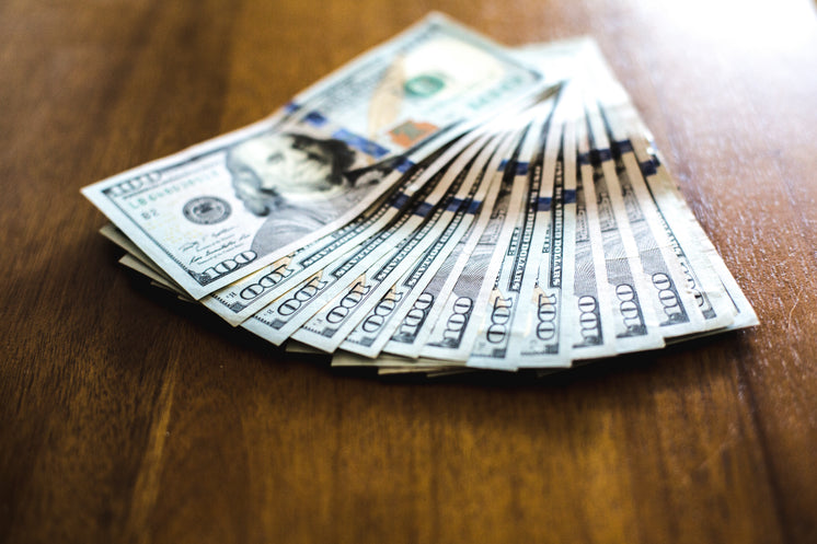 سعر الدولار اليوم مقابل الجنيه اليوم8 إبريل 2026.. قفزة جديدة في البنوك المصرية وتحديث لحظي لأسعار الصرف سعر الدولار اليوم