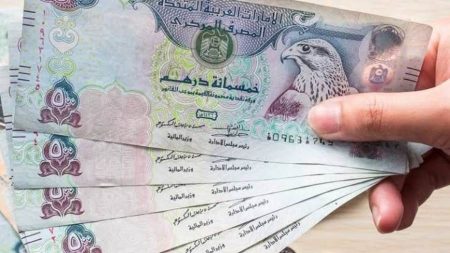 الدرهم الإماراتي يفاجئ الأسواق.. استقرار مثير يربك توقعات تحركات العملات العالمية