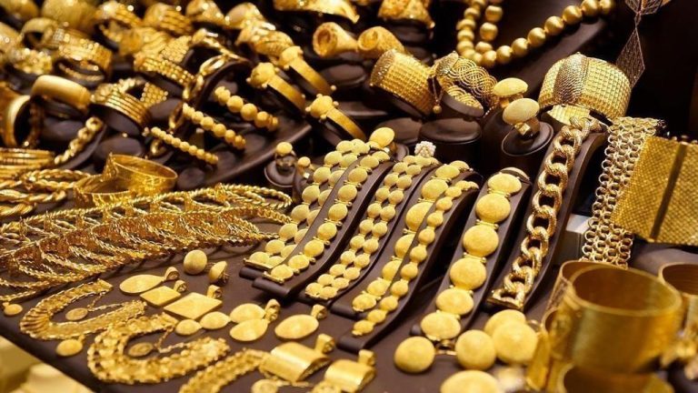 مدخرات المعدن الأصفر تشعل الجدل بعد قفزة نصاب الذهب بالإمارات
