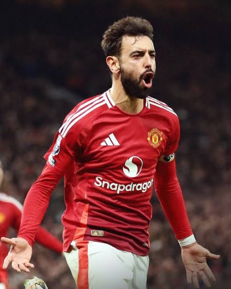 برونو فيرنانديز يفجر المنافسة ويحصد جائزة لاعب الموسم في الدوري الإنجليزي