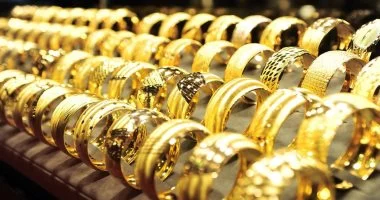 سوق الذهب الإماراتي يتأرجح وسط تقلبات عالمية حادة