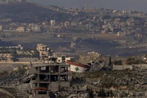 تصعيد خطير في جنوب لبنان.. إسرائيل تنسف منازل وتطلق غارات عنيفة تهز القرى