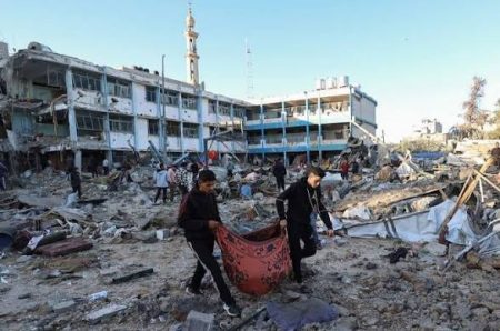 مجزرة جديدة في غزة.. قصف إسرائيلي يحصد أرواح مدنيين قرب مدرسة البراق