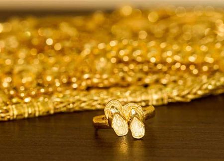 هبوط الذهب الإماراتي يربك الأسواق ويشعل ترقب المستثمرين