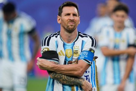 التشكيل الرسمي للأرجنتين أمام إسبانيا.. ميسي يقود الهجوم من أجل الكأس