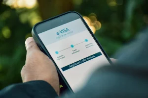 مفاجأة أغسطس.. رسميا التأشيرة الإلكترونية في مصر 2026 للسائحين بتقنية QR Code
