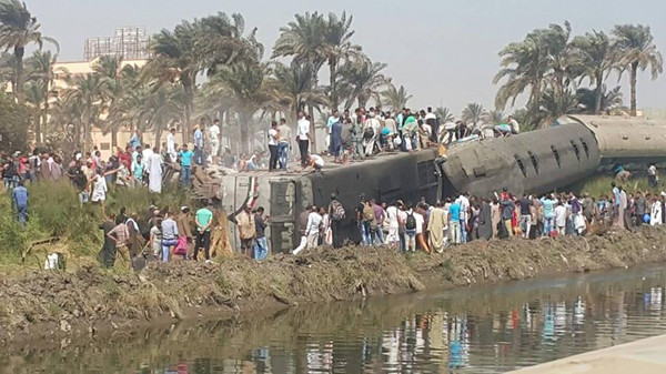 مصرع 5 وإصابة العشرات في حادث قطار جنوب مصر