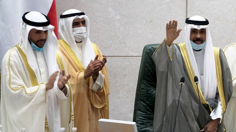 أمير الكويت يصدر مرسوما بتشكيل حكومة جديدة