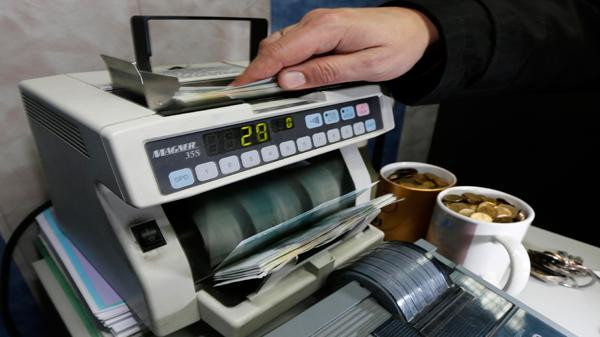 الروبل يرتفع بعد أوامر بوتين بسحب القوات من سوريا