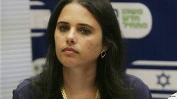 الوزيرة الليكودية شاكيد تستقبل بتظاهرة غاضبة واعلام فلسطين في برلين
